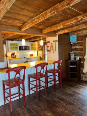 Sunset Shores - Kangaroo Kabin #6 by Simple Life Rentals